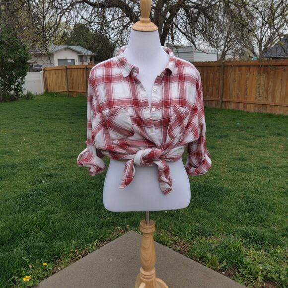 Woman's Size 3X Derek Heart Red Plaid Striped Textured Plus Size Shirt - Picture 10 of 10